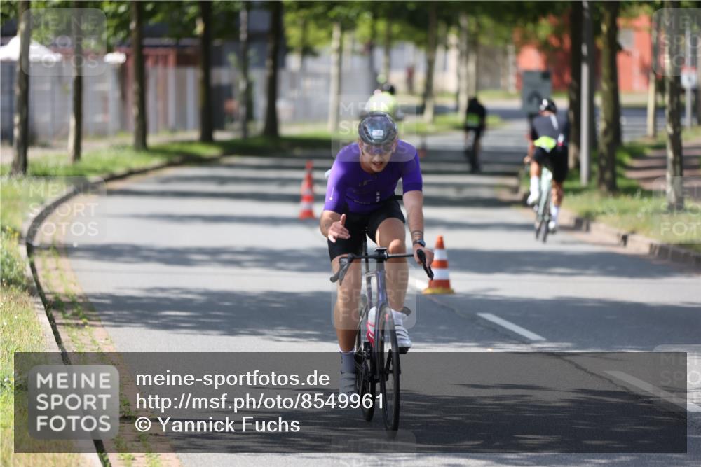 10.08.2025 - GEWOBA Citytriathlon Bremen Yannick Fuchs http://msf.ph/oto/8549961 10.08.2025 14:11:31 Radfahren 70, 161 meine-sportfotos.de