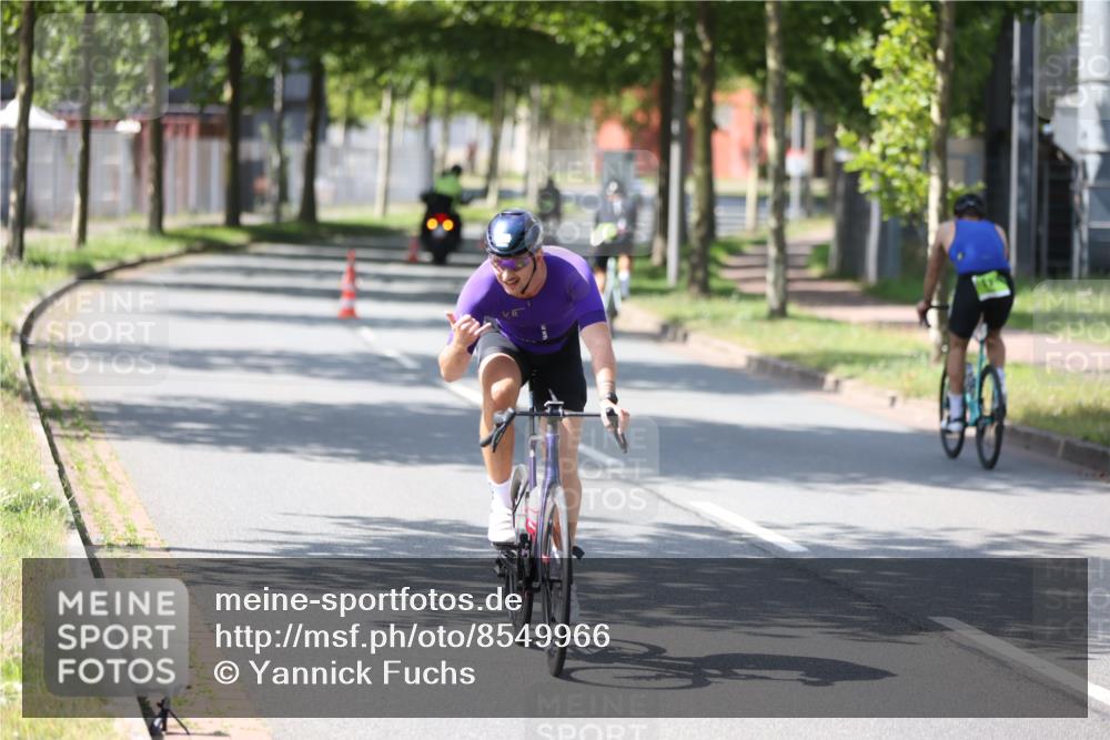 10.08.2025 - GEWOBA Citytriathlon Bremen Yannick Fuchs http://msf.ph/oto/8549966 10.08.2025 14:11:31 Radfahren 70, 161 meine-sportfotos.de