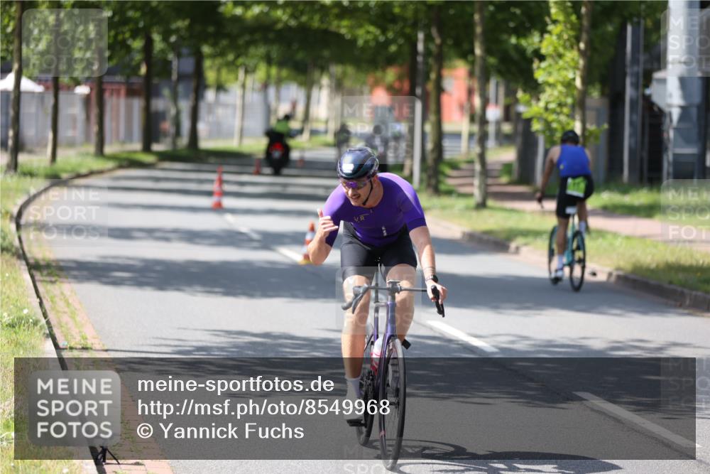 10.08.2025 - GEWOBA Citytriathlon Bremen Yannick Fuchs http://msf.ph/oto/8549968 10.08.2025 14:11:31 Radfahren 70, 161 meine-sportfotos.de