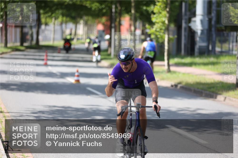10.08.2025 - GEWOBA Citytriathlon Bremen Yannick Fuchs http://msf.ph/oto/8549969 10.08.2025 14:11:32 Radfahren 70, 161 meine-sportfotos.de
