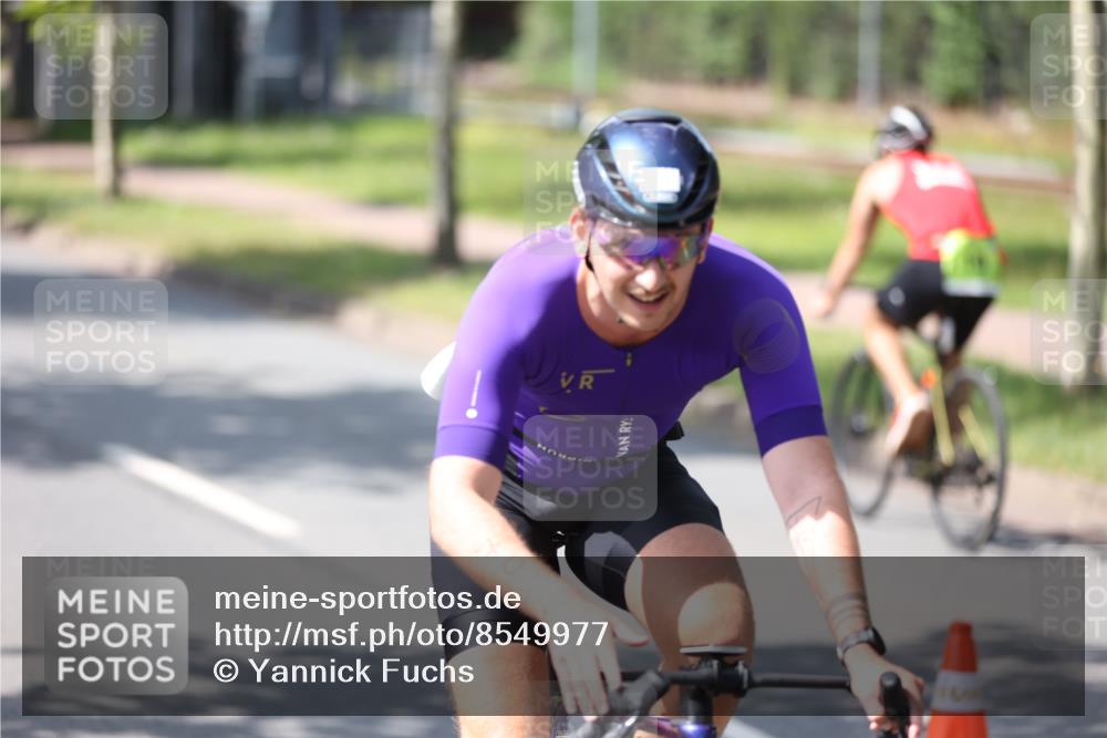 10.08.2025 - GEWOBA Citytriathlon Bremen Yannick Fuchs http://msf.ph/oto/8549977 10.08.2025 14:11:32 Radfahren 70, 161 meine-sportfotos.de