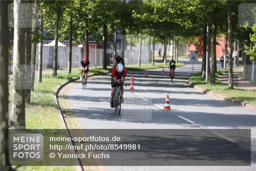 10.08.2025 - GEWOBA Citytriathlon Bremen Yannick Fuchs http://msf.ph/oto/8549981 10.08.2025 14:11:53 Radfahren 12, 156, 168 meine-sportfotos.de