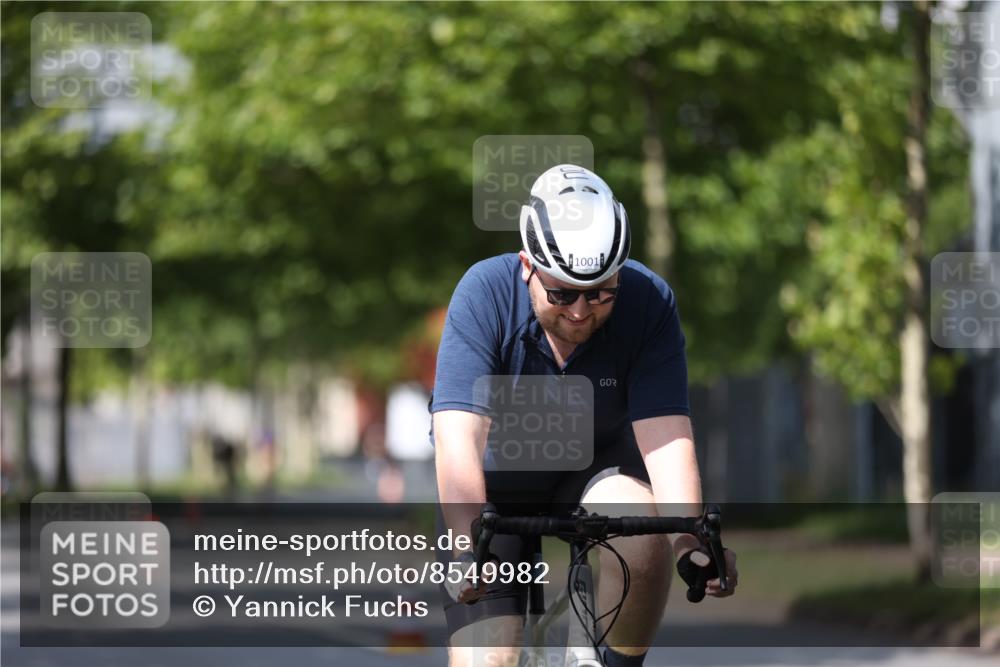 10.08.2025 - GEWOBA Citytriathlon Bremen Yannick Fuchs http://msf.ph/oto/8549982 10.08.2025 12:20:54 Radfahren 558, 581, 701, 772, 795, 899, 940, 1001 meine-sportfotos.de