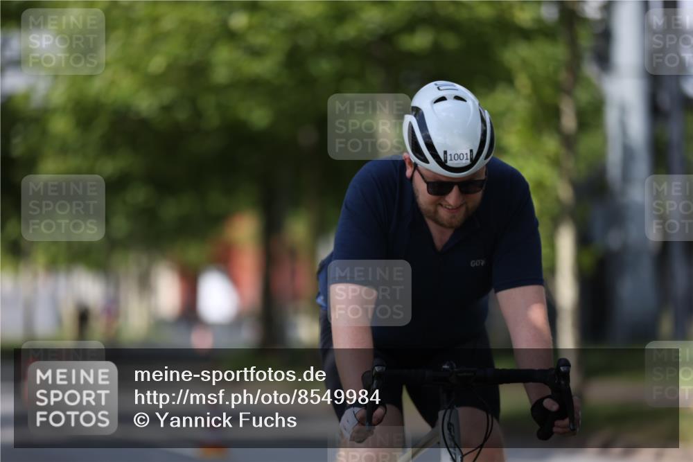 10.08.2025 - GEWOBA Citytriathlon Bremen Yannick Fuchs http://msf.ph/oto/8549984 10.08.2025 12:20:54 Radfahren 558, 581, 701, 772, 795, 899, 940, 1001 meine-sportfotos.de