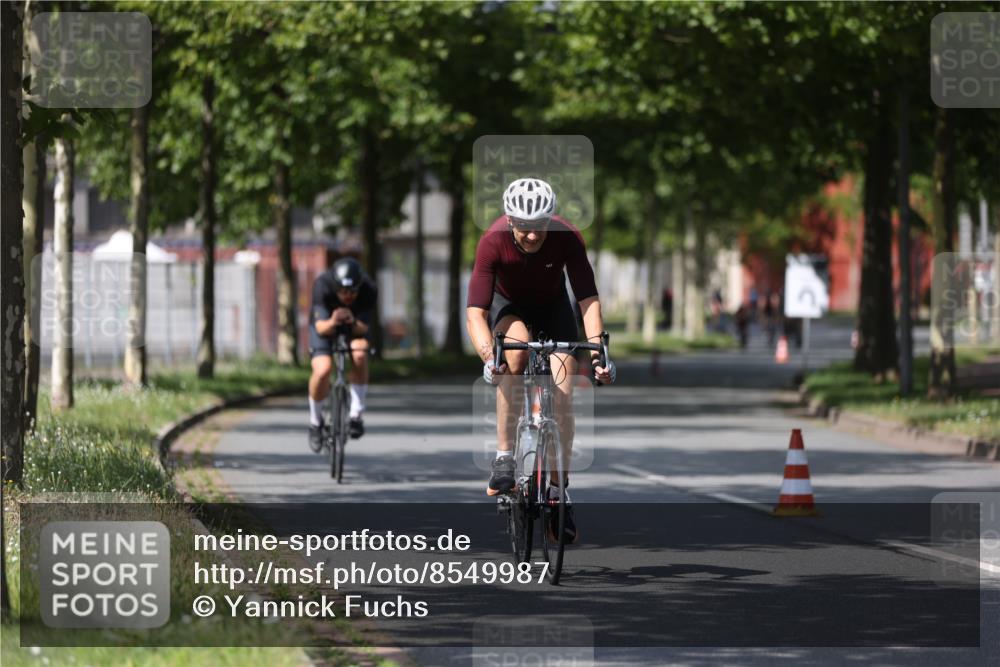 10.08.2025 - GEWOBA Citytriathlon Bremen Yannick Fuchs http://msf.ph/oto/8549987 10.08.2025 12:20:55 Radfahren 558, 581, 701, 772, 795, 899, 940, 1001 meine-sportfotos.de