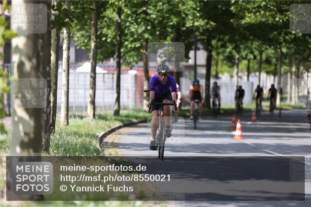 10.08.2025 - GEWOBA Citytriathlon Bremen Yannick Fuchs http://msf.ph/oto/8550021 10.08.2025 12:21:03 Radfahren 555, 558, 581, 662, 701, 758, 772, 795, 813, 869, 899, 969, 1001, 1002 meine-sportfotos.de