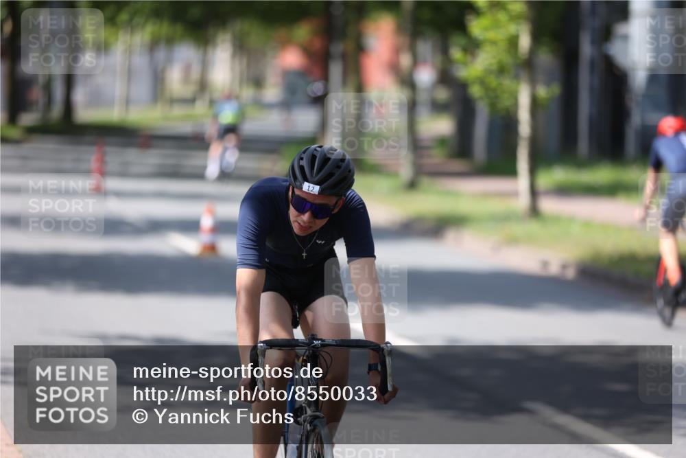 10.08.2025 - GEWOBA Citytriathlon Bremen Yannick Fuchs http://msf.ph/oto/8550033 10.08.2025 14:12:01 Radfahren 12, 156, 168, 172 meine-sportfotos.de