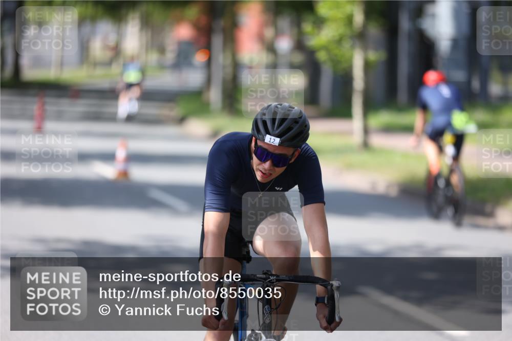 10.08.2025 - GEWOBA Citytriathlon Bremen Yannick Fuchs http://msf.ph/oto/8550035 10.08.2025 14:12:01 Radfahren 12, 156, 168, 172 meine-sportfotos.de