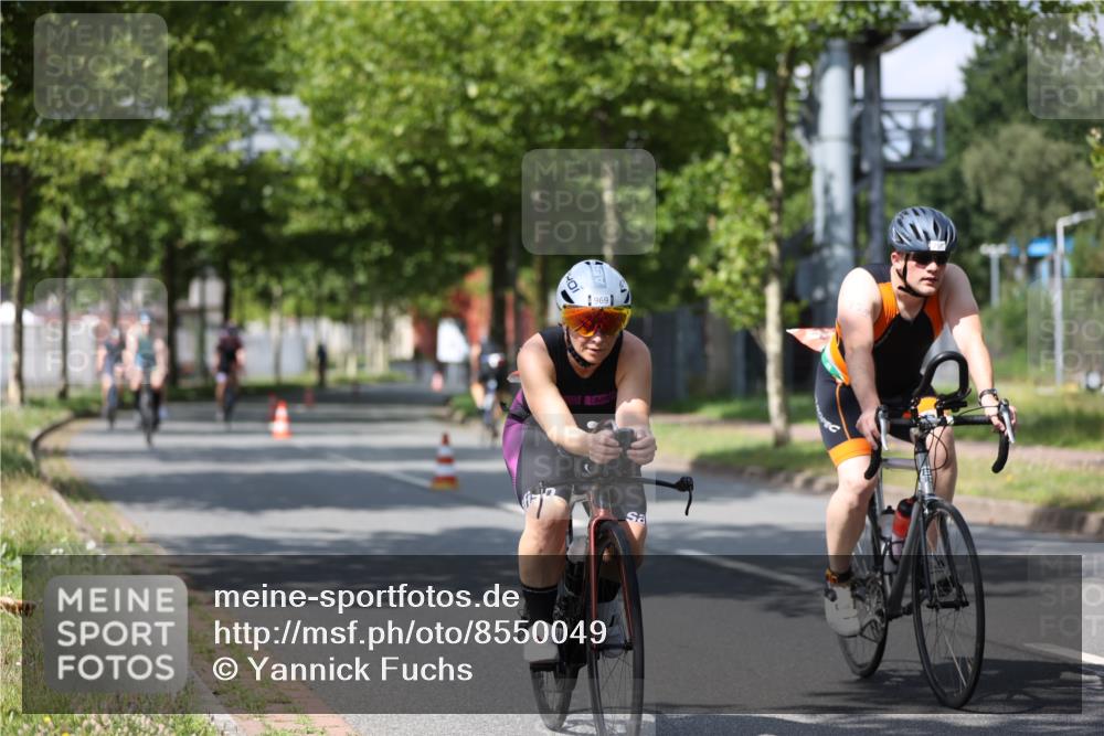 10.08.2025 - GEWOBA Citytriathlon Bremen Yannick Fuchs http://msf.ph/oto/8550049 10.08.2025 12:21:08 Radfahren 555, 558, 581, 662, 701, 758, 785, 795, 813, 869, 969, 975, 1002 meine-sportfotos.de
