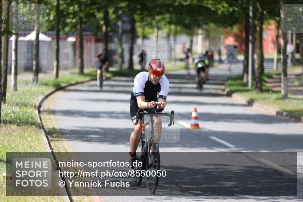 10.08.2025 - GEWOBA Citytriathlon Bremen Yannick Fuchs http://msf.ph/oto/8550050 10.08.2025 14:12:12 Radfahren 10, 12, 27, 42, 172 meine-sportfotos.de