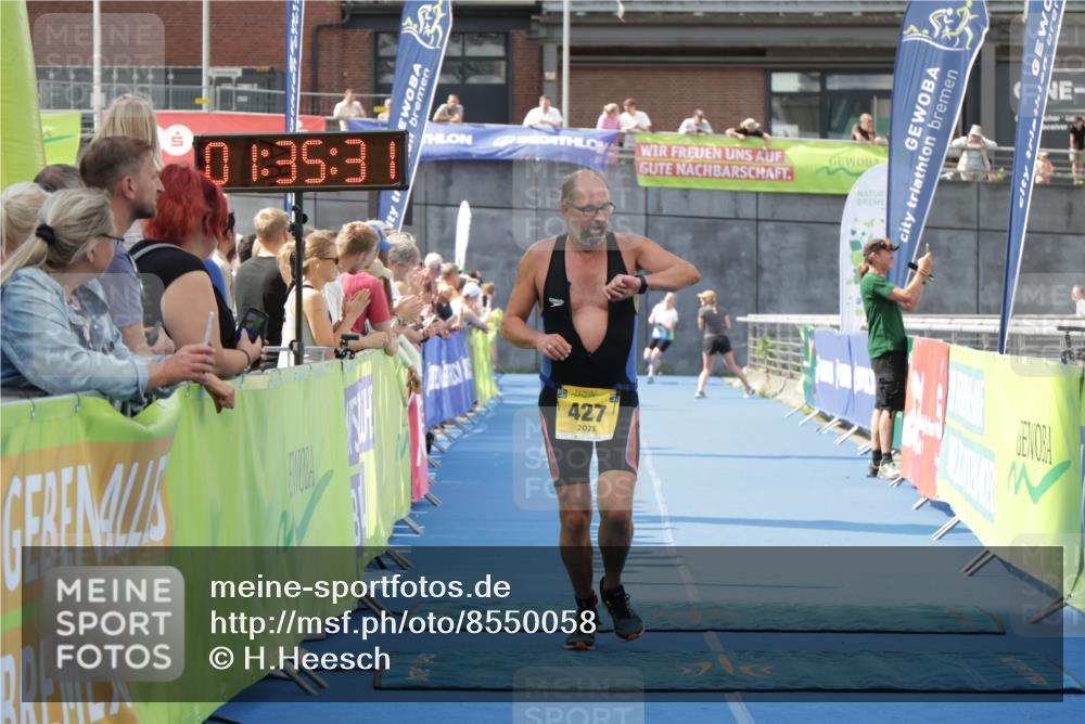 10.08.2025 - GEWOBA Citytriathlon Bremen H.Heesch http://msf.ph/oto/8550058 10.08.2025 11:39:13 Ziel 427 meine-sportfotos.de
