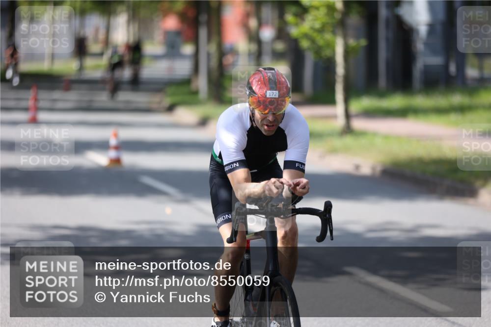 10.08.2025 - GEWOBA Citytriathlon Bremen Yannick Fuchs http://msf.ph/oto/8550059 10.08.2025 14:12:12 Radfahren 10, 12, 27, 42, 172 meine-sportfotos.de