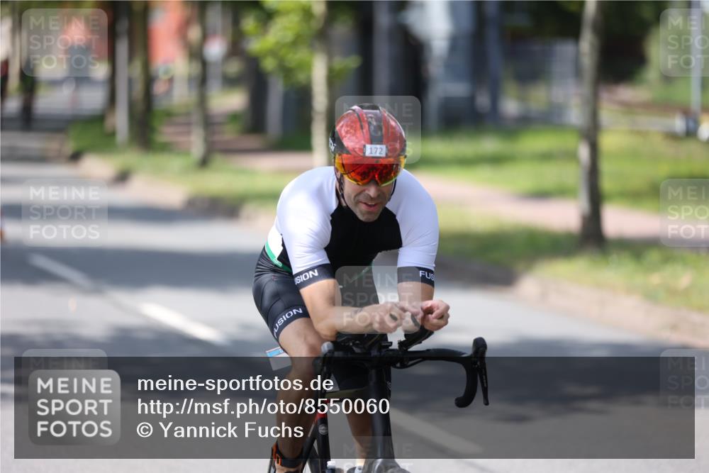 10.08.2025 - GEWOBA Citytriathlon Bremen Yannick Fuchs http://msf.ph/oto/8550060 10.08.2025 14:12:12 Radfahren 10, 12, 27, 42, 172 meine-sportfotos.de