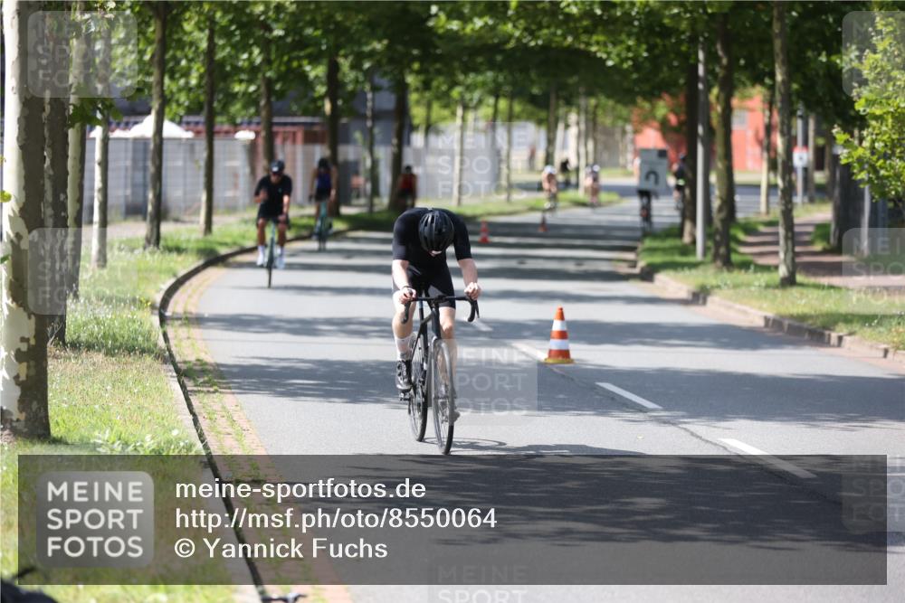 10.08.2025 - GEWOBA Citytriathlon Bremen Yannick Fuchs http://msf.ph/oto/8550064 10.08.2025 14:12:16 Radfahren 10, 27, 33, 42, 171, 172 meine-sportfotos.de