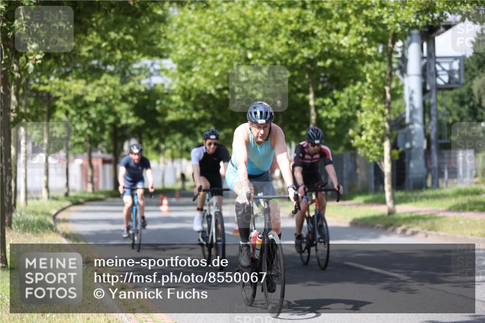 10.08.2025 - GEWOBA Citytriathlon Bremen Yannick Fuchs http://msf.ph/oto/8550067 10.08.2025 12:21:11 Radfahren 555, 558, 581, 662, 701, 758, 761, 785, 813, 869, 913, 969, 975, 1002 meine-sportfotos.de