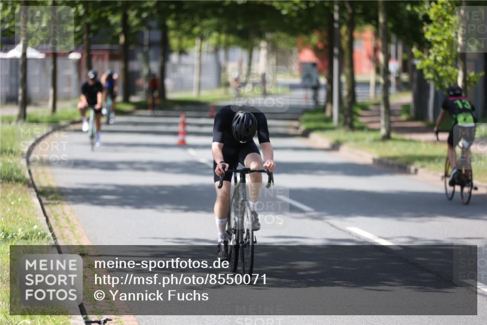 10.08.2025 - GEWOBA Citytriathlon Bremen Yannick Fuchs http://msf.ph/oto/8550071 10.08.2025 14:12:16 Radfahren 10, 27, 33, 42, 171, 172 meine-sportfotos.de
