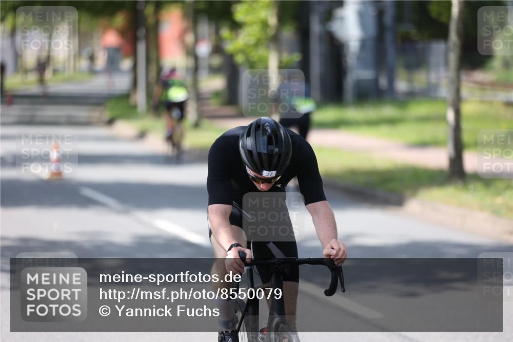 10.08.2025 - GEWOBA Citytriathlon Bremen Yannick Fuchs http://msf.ph/oto/8550079 10.08.2025 14:12:17 Radfahren 10, 27, 33, 42, 171, 172 meine-sportfotos.de