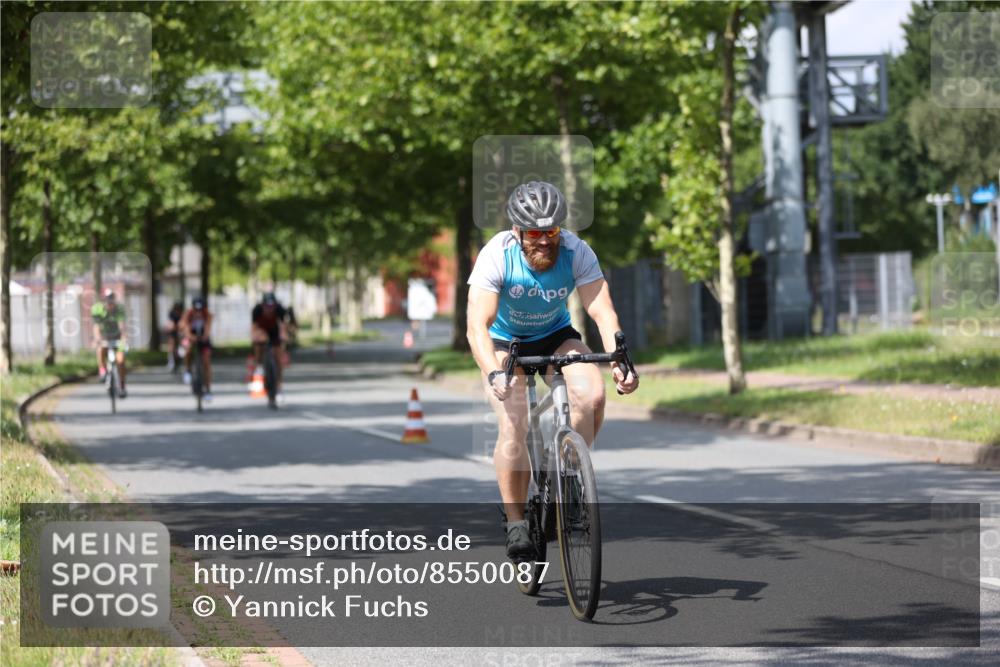 10.08.2025 - GEWOBA Citytriathlon Bremen Yannick Fuchs http://msf.ph/oto/8550087 10.08.2025 12:21:19 Radfahren 555, 618, 662, 758, 761, 785, 813, 869, 913, 949, 969, 975, 1002 meine-sportfotos.de