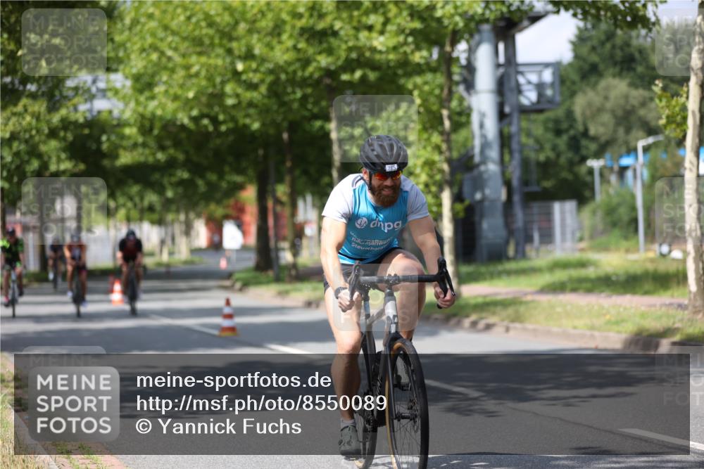 10.08.2025 - GEWOBA Citytriathlon Bremen Yannick Fuchs http://msf.ph/oto/8550089 10.08.2025 12:21:19 Radfahren 555, 618, 662, 758, 761, 785, 813, 869, 913, 949, 969, 975, 1002 meine-sportfotos.de