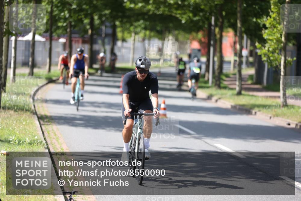 10.08.2025 - GEWOBA Citytriathlon Bremen Yannick Fuchs http://msf.ph/oto/8550090 10.08.2025 14:12:20 Radfahren 10, 27, 33, 42, 66, 171, 172, 178 meine-sportfotos.de