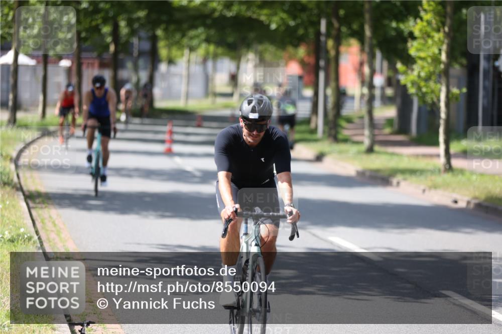10.08.2025 - GEWOBA Citytriathlon Bremen Yannick Fuchs http://msf.ph/oto/8550094 10.08.2025 14:12:20 Radfahren 10, 27, 33, 42, 66, 171, 172, 178 meine-sportfotos.de
