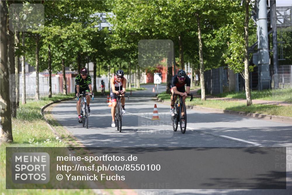 10.08.2025 - GEWOBA Citytriathlon Bremen Yannick Fuchs http://msf.ph/oto/8550100 10.08.2025 12:21:20 Radfahren 555, 618, 662, 758, 761, 785, 813, 869, 913, 949, 969, 975, 1002 meine-sportfotos.de