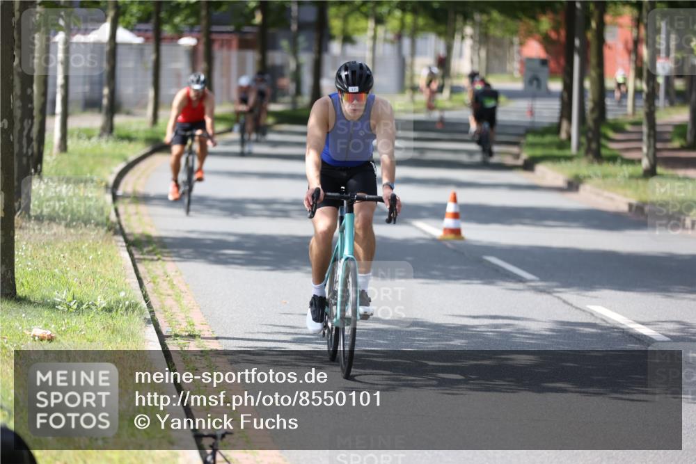 10.08.2025 - GEWOBA Citytriathlon Bremen Yannick Fuchs http://msf.ph/oto/8550101 10.08.2025 14:12:21 Radfahren 10, 27, 33, 42, 66, 171, 172, 178 meine-sportfotos.de