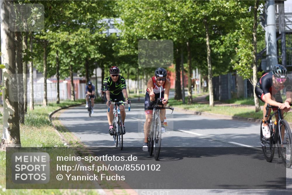 10.08.2025 - GEWOBA Citytriathlon Bremen Yannick Fuchs http://msf.ph/oto/8550102 10.08.2025 12:21:21 Radfahren 555, 618, 662, 758, 761, 785, 813, 869, 913, 949, 969, 975, 1002 meine-sportfotos.de