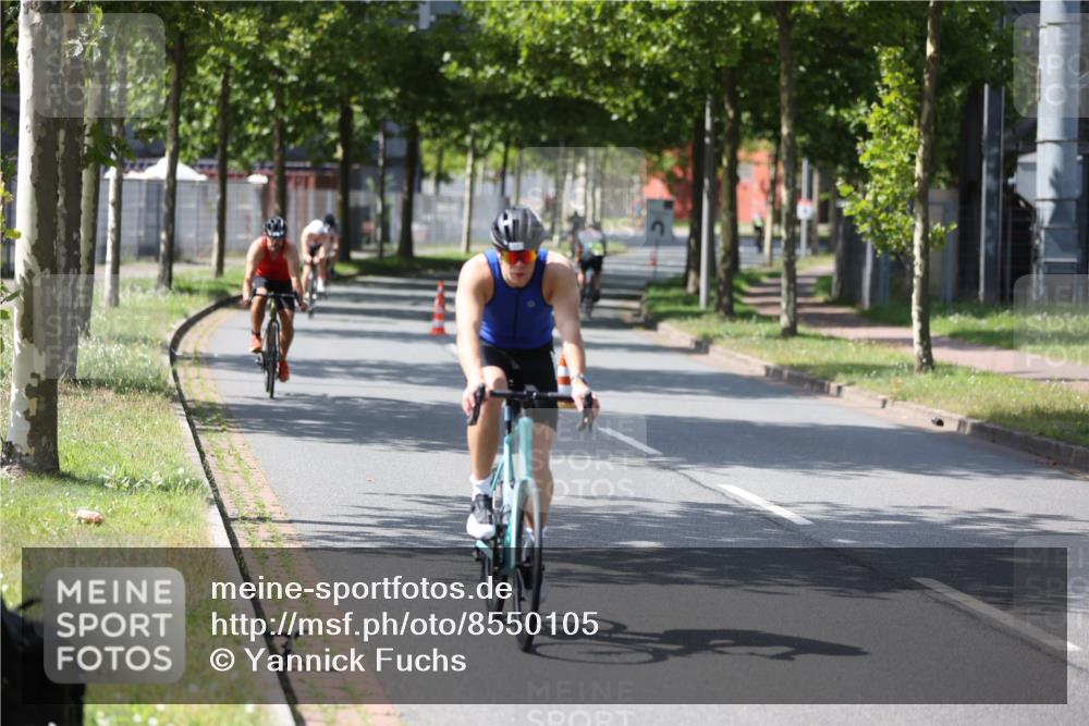 10.08.2025 - GEWOBA Citytriathlon Bremen Yannick Fuchs http://msf.ph/oto/8550105 10.08.2025 14:12:22 Radfahren 10, 27, 33, 42, 66, 171, 172, 178 meine-sportfotos.de
