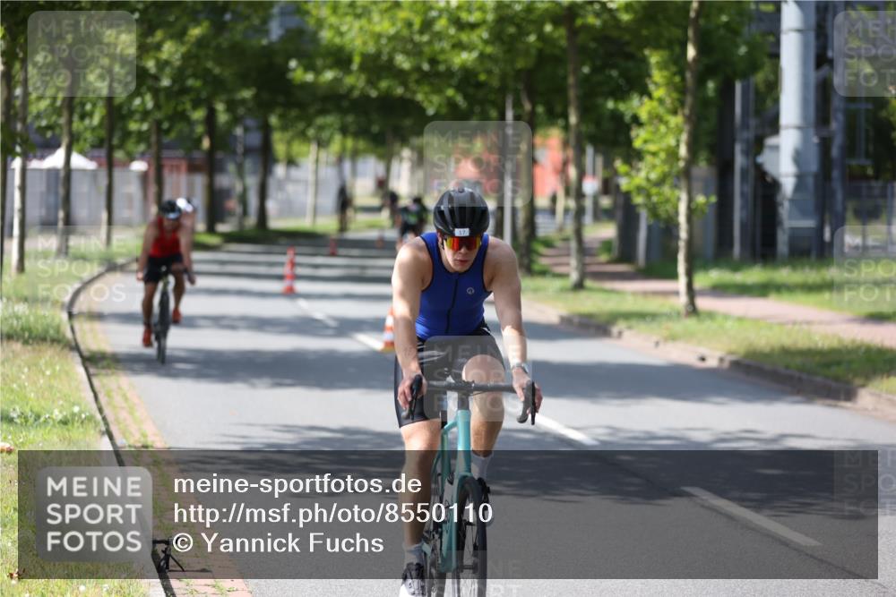 10.08.2025 - GEWOBA Citytriathlon Bremen Yannick Fuchs http://msf.ph/oto/8550110 10.08.2025 14:12:22 Radfahren 10, 27, 33, 42, 66, 171, 172, 178 meine-sportfotos.de