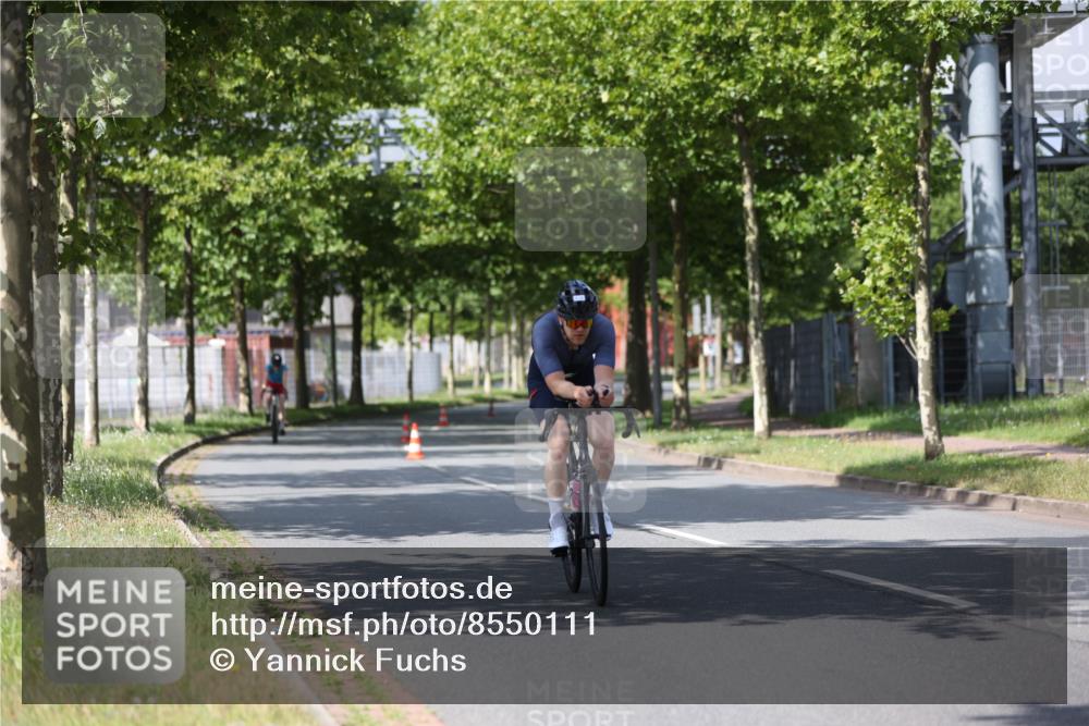 10.08.2025 - GEWOBA Citytriathlon Bremen Yannick Fuchs http://msf.ph/oto/8550111 10.08.2025 12:21:23 Radfahren 555, 618, 761, 785, 813, 869, 913, 949, 975, 1002 meine-sportfotos.de