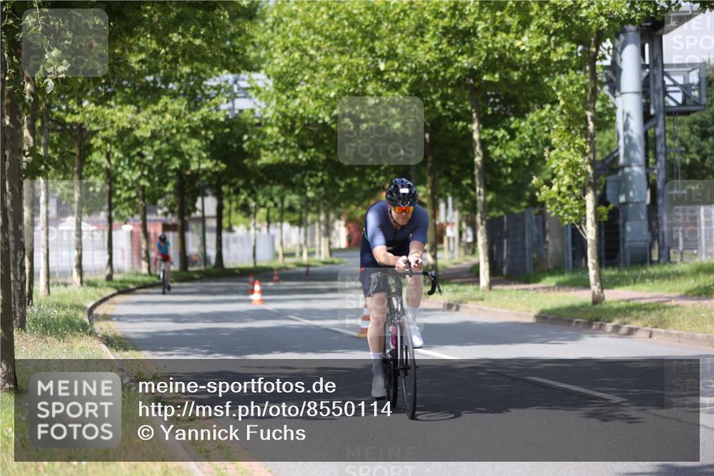 10.08.2025 - GEWOBA Citytriathlon Bremen Yannick Fuchs http://msf.ph/oto/8550114 10.08.2025 12:21:23 Radfahren 555, 618, 761, 785, 813, 869, 913, 949, 975, 1002 meine-sportfotos.de