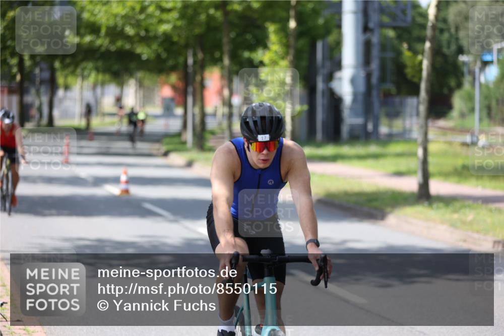 10.08.2025 - GEWOBA Citytriathlon Bremen Yannick Fuchs http://msf.ph/oto/8550115 10.08.2025 14:12:22 Radfahren 10, 27, 33, 42, 66, 171, 172, 178 meine-sportfotos.de