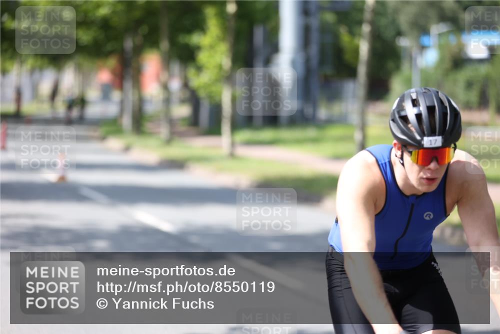 10.08.2025 - GEWOBA Citytriathlon Bremen Yannick Fuchs http://msf.ph/oto/8550119 10.08.2025 14:12:23 Radfahren 10, 27, 33, 42, 66, 171, 172, 178 meine-sportfotos.de