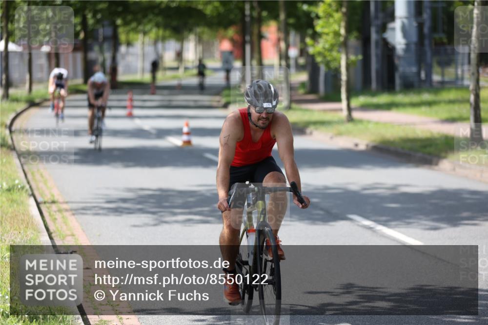 10.08.2025 - GEWOBA Citytriathlon Bremen Yannick Fuchs http://msf.ph/oto/8550122 10.08.2025 14:12:24 Radfahren 10, 27, 33, 42, 66, 171, 172, 178 meine-sportfotos.de