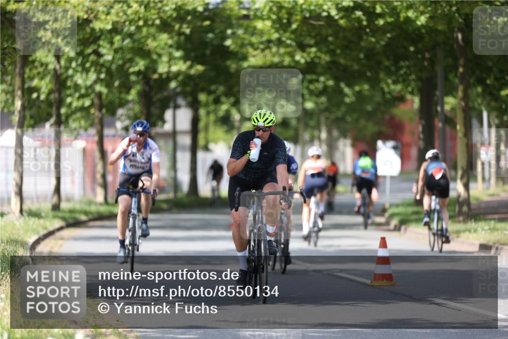 10.08.2025 - GEWOBA Citytriathlon Bremen Yannick Fuchs http://msf.ph/oto/8550134 10.08.2025 12:22:24 Radfahren 602, 663, 665, 803, 848, 870, 910, 1023 meine-sportfotos.de