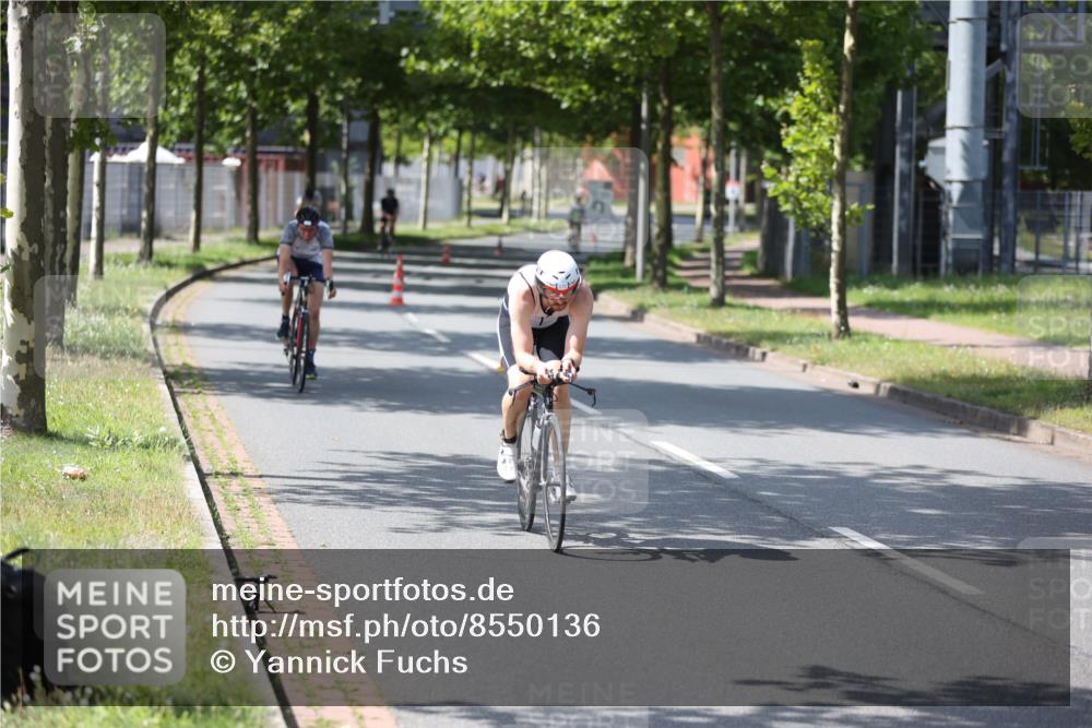 10.08.2025 - GEWOBA Citytriathlon Bremen Yannick Fuchs http://msf.ph/oto/8550136 10.08.2025 14:12:25 Radfahren 10, 27, 33, 42, 66, 171, 172, 178 meine-sportfotos.de