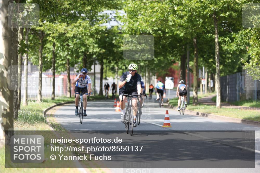 10.08.2025 - GEWOBA Citytriathlon Bremen Yannick Fuchs http://msf.ph/oto/8550137 10.08.2025 12:22:24 Radfahren 602, 663, 665, 803, 848, 870, 910, 1023 meine-sportfotos.de