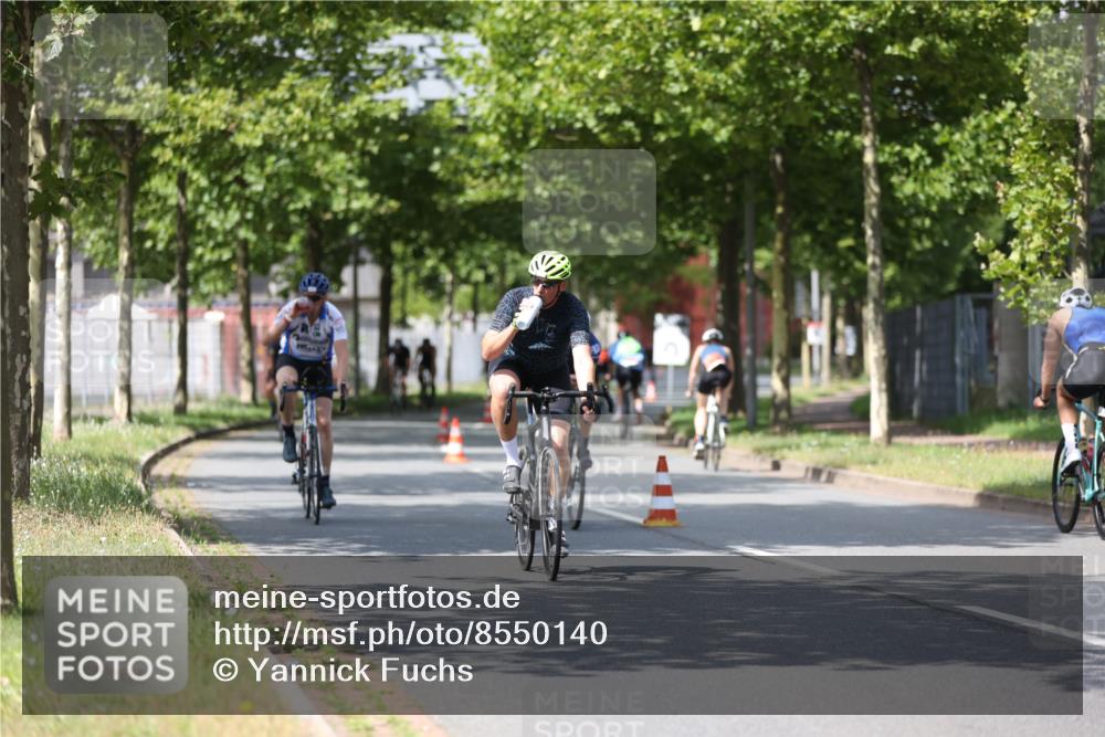 10.08.2025 - GEWOBA Citytriathlon Bremen Yannick Fuchs http://msf.ph/oto/8550140 10.08.2025 12:22:24 Radfahren 602, 663, 665, 803, 848, 870, 910, 1023 meine-sportfotos.de