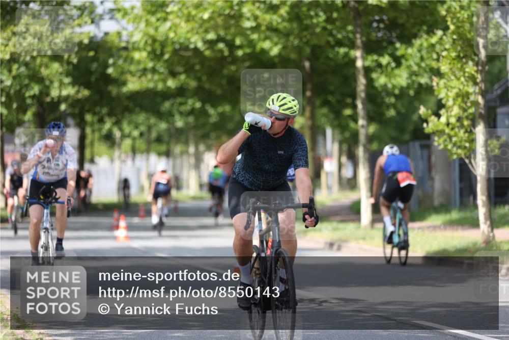 10.08.2025 - GEWOBA Citytriathlon Bremen Yannick Fuchs http://msf.ph/oto/8550143 10.08.2025 12:22:25 Radfahren 602, 663, 665, 803, 848, 870, 910, 1023 meine-sportfotos.de