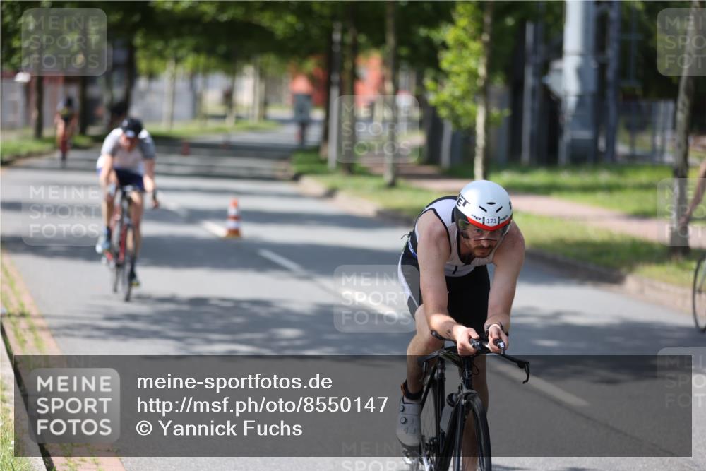 10.08.2025 - GEWOBA Citytriathlon Bremen Yannick Fuchs http://msf.ph/oto/8550147 10.08.2025 14:12:26 Radfahren 10, 27, 33, 42, 66, 171, 172, 178 meine-sportfotos.de