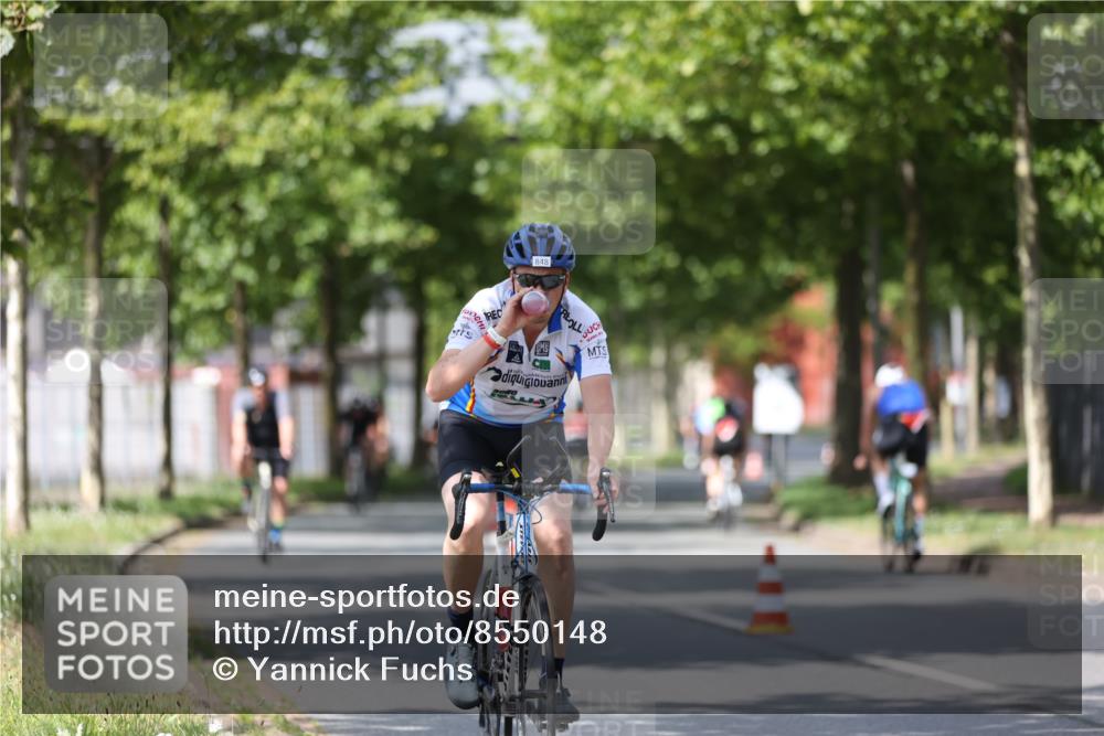 10.08.2025 - GEWOBA Citytriathlon Bremen Yannick Fuchs http://msf.ph/oto/8550148 10.08.2025 12:22:26 Radfahren 602, 663, 665, 803, 848, 870, 910, 1023 meine-sportfotos.de