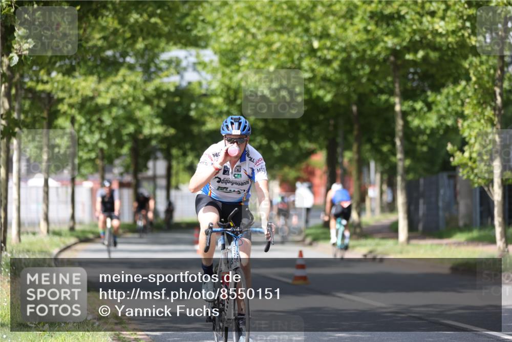 10.08.2025 - GEWOBA Citytriathlon Bremen Yannick Fuchs http://msf.ph/oto/8550151 10.08.2025 12:22:26 Radfahren 602, 663, 665, 803, 848, 870, 910, 1023 meine-sportfotos.de