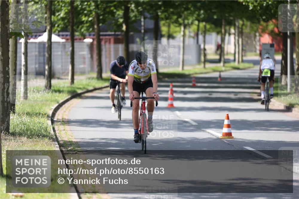 10.08.2025 - GEWOBA Citytriathlon Bremen Yannick Fuchs http://msf.ph/oto/8550163 10.08.2025 14:12:30 Radfahren 10, 33, 42, 66, 155, 171, 178 meine-sportfotos.de