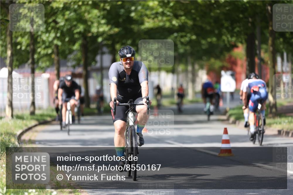 10.08.2025 - GEWOBA Citytriathlon Bremen Yannick Fuchs http://msf.ph/oto/8550167 10.08.2025 12:22:28 Radfahren 580, 602, 663, 665, 803, 848, 870, 910, 1023 meine-sportfotos.de