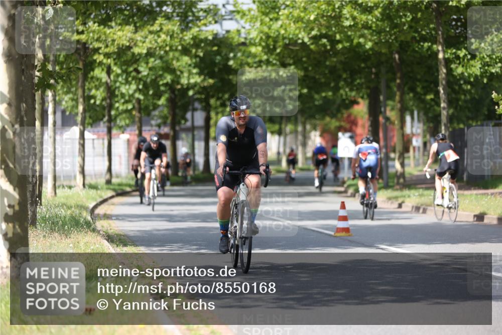 10.08.2025 - GEWOBA Citytriathlon Bremen Yannick Fuchs http://msf.ph/oto/8550168 10.08.2025 12:22:28 Radfahren 580, 602, 663, 665, 803, 848, 870, 910, 1023 meine-sportfotos.de
