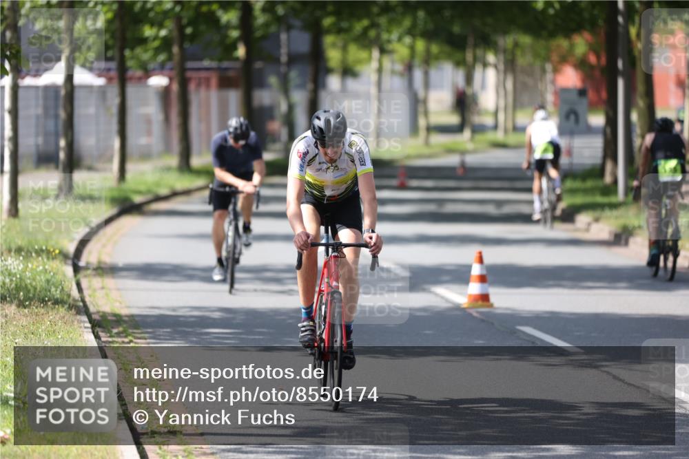 10.08.2025 - GEWOBA Citytriathlon Bremen Yannick Fuchs http://msf.ph/oto/8550174 10.08.2025 14:12:30 Radfahren 10, 33, 42, 66, 155, 171, 178 meine-sportfotos.de