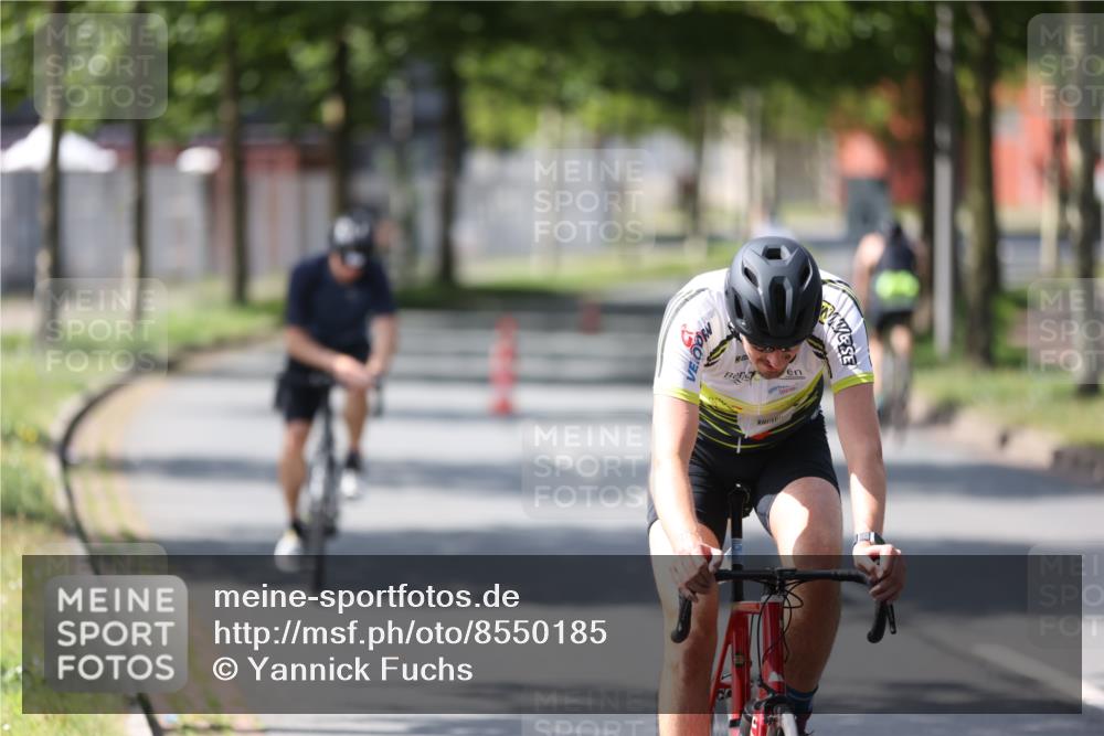 10.08.2025 - GEWOBA Citytriathlon Bremen Yannick Fuchs http://msf.ph/oto/8550185 10.08.2025 14:12:31 Radfahren 10, 33, 42, 66, 155, 171, 178 meine-sportfotos.de