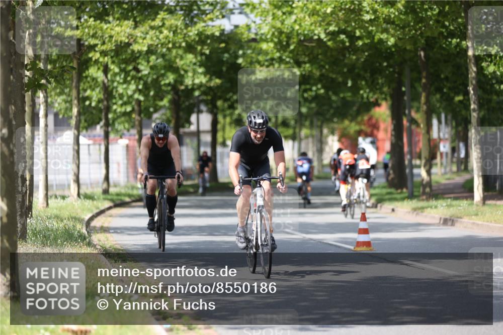 10.08.2025 - GEWOBA Citytriathlon Bremen Yannick Fuchs http://msf.ph/oto/8550186 10.08.2025 12:22:30 Radfahren 580, 602, 663, 665, 803, 848, 870, 910, 926, 1023 meine-sportfotos.de