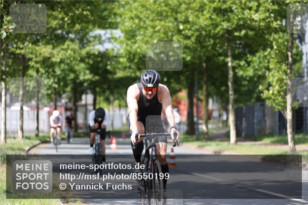 10.08.2025 - GEWOBA Citytriathlon Bremen Yannick Fuchs http://msf.ph/oto/8550199 10.08.2025 12:22:32 Radfahren 580, 602, 634, 663, 665, 803, 848, 870, 910, 926, 1023 meine-sportfotos.de